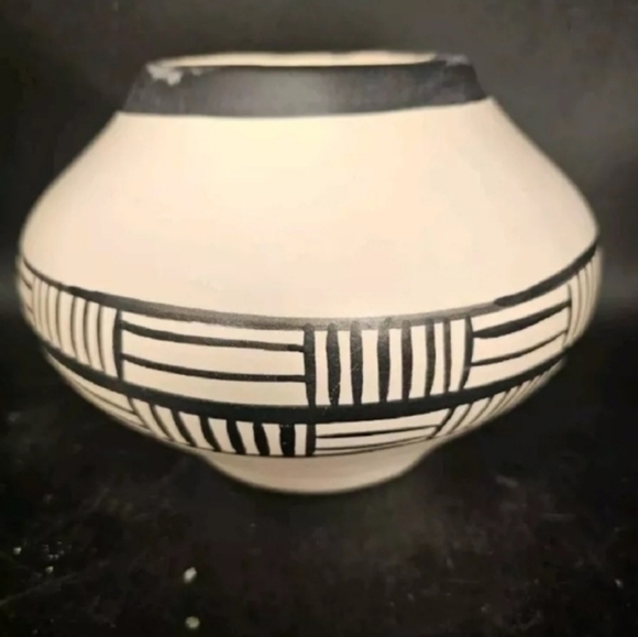 Mesa Verde black on white pottery - Picture 5 of 8